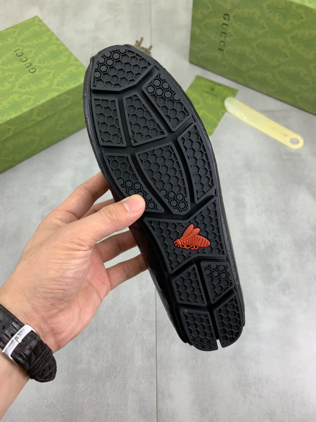 Men's men's shoes💰P360💰[New style]🆘[GUCCI] New classic beanie shoes; Hong Kong original top quality, exquisite craftsmanship, top quality💪🏼High-end boutique men's beanie shoes, British fashion style 🎈The upper is made of Italian imported calfskin🔥, comfortable and breathable, fully imported soft pigskin lining, lazy slip-on Loaf style This fabric is made of 🇮🇹🎈, which is suitable for drivers to drive, and the original non-slip and wear-resistant rubber outsole 🎈Code number: 38-45 Black White 🉑️Choose